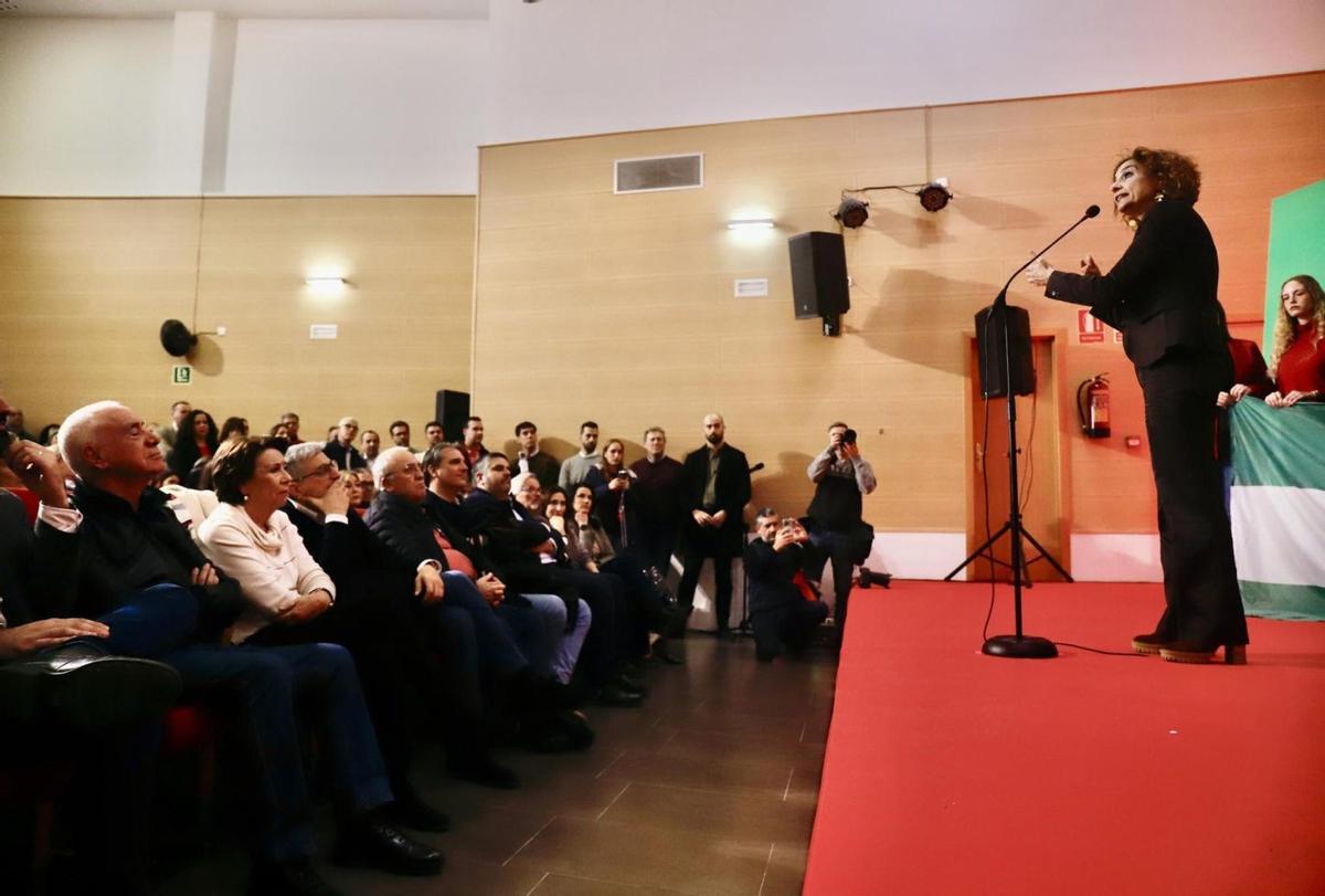 María Jesús Montero, en su acto de hace un año en Cártama con Josele Aguilar en primera fila.