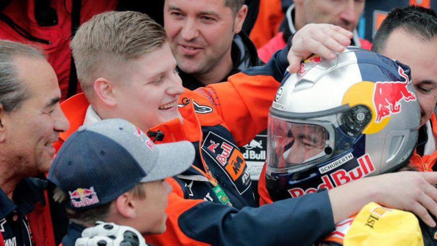 Un debutante gana la carrera de Moto3 en Cheste