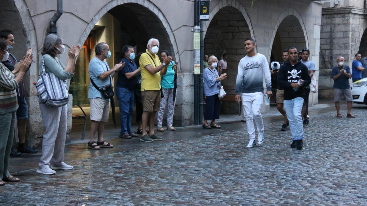 Unes 100 persones reben els dos joves jutjats pels aldarulls postsentència a Girona