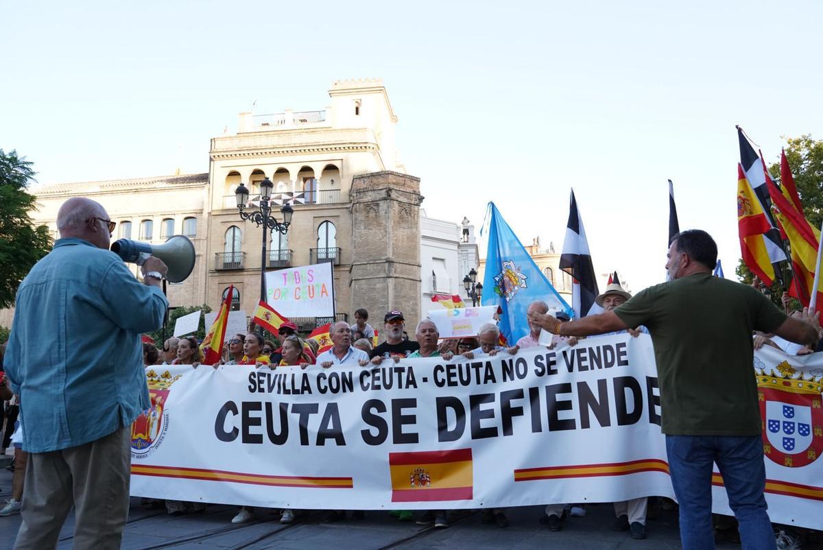 Las imágenes de la manifestación en Sevilla en apoyo a la población ceutí