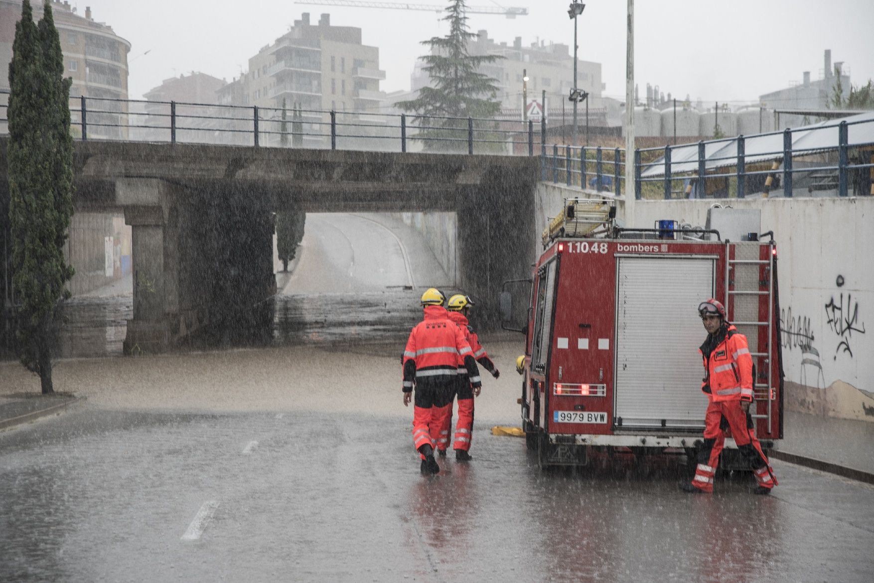 La pluja inunda carrers i deixa 53 litres per metre quadrat en una hora Manresa