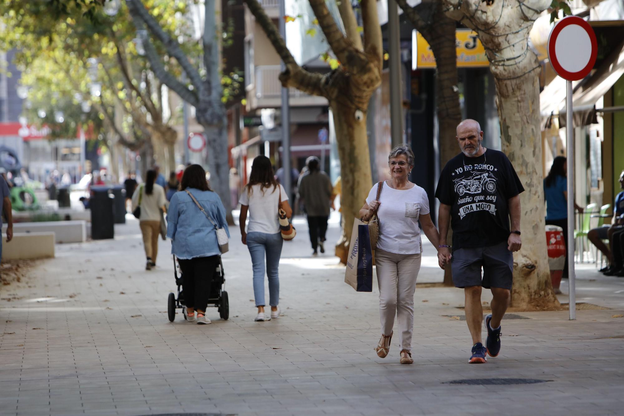 Vom Verkehrslärm zur Fußgängerzone: So sieht der Carrer Nuredduna in Palma de Mallorca jetzt aus