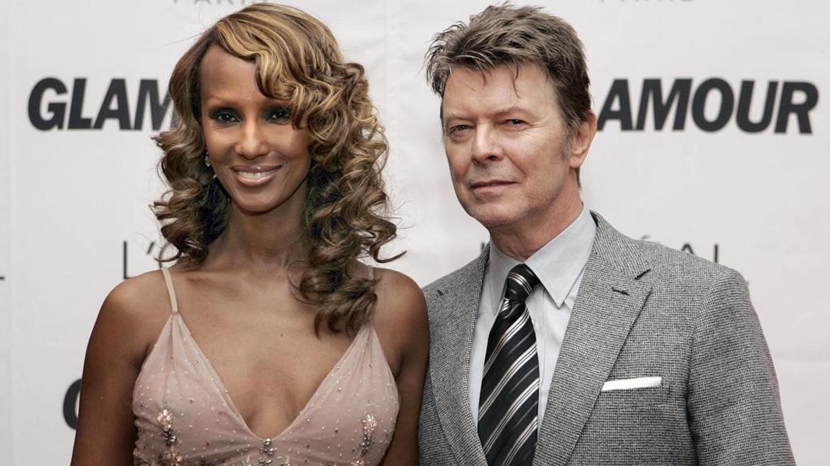 (FILES) This file photo taken on October 30  2006 shows Somoli-born model Iman (L) and her husband British musician David Bowie (R) arrive for the 17th Annual Glamour Women of the Year awards at Carnegie Hall in New York  sponsored by Glamour Magazine   Iman was honored for her AIDS activism campaign   I am African   for the Keep a Child Alive foundation     British rock music legend David Bowie has died after a long battle with cancer  his official Twitter and Facebook accounts said on January 11  2016  Bowie died on Januray 10 surrounded by family according to his social media accounts  The iconic musician had turned 69 only on January 8  which coincided with the release of  Blackstar   his 25th studio album    AFP   STAN HONDA