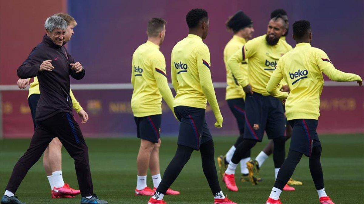 Jugadores del Barcelona en el entrenamiento