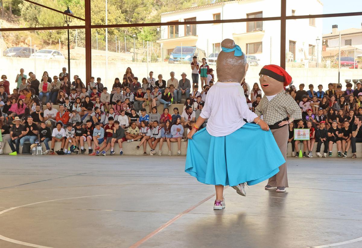 Imatges de la primera Trobada d'imatgeria escolar de l'Eix el Cardener Imatges de la primera Trobada d'imatgeria escolar de l'Eix el Cardener