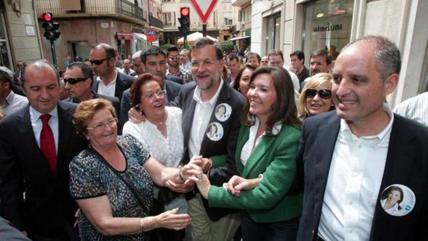 Rajoy respalda a Alonso y asegura que Elche no se quedará fuera del cambio