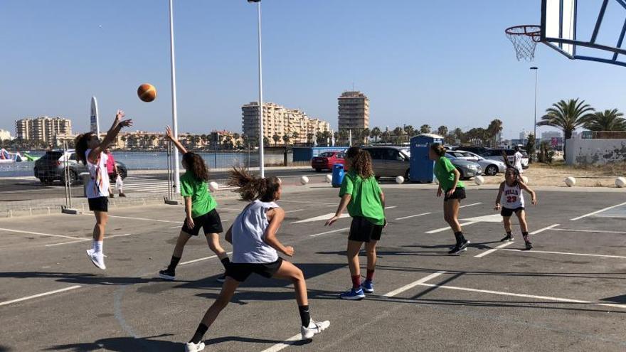 Un partido de la pasada edición del torneo de La Manga