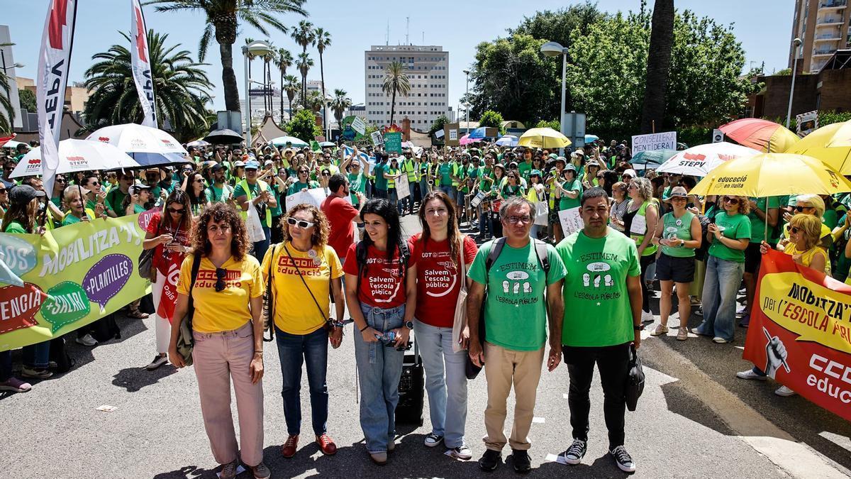 Los sindicatos a su llegada a la negociación con la Conselleria de Educación.