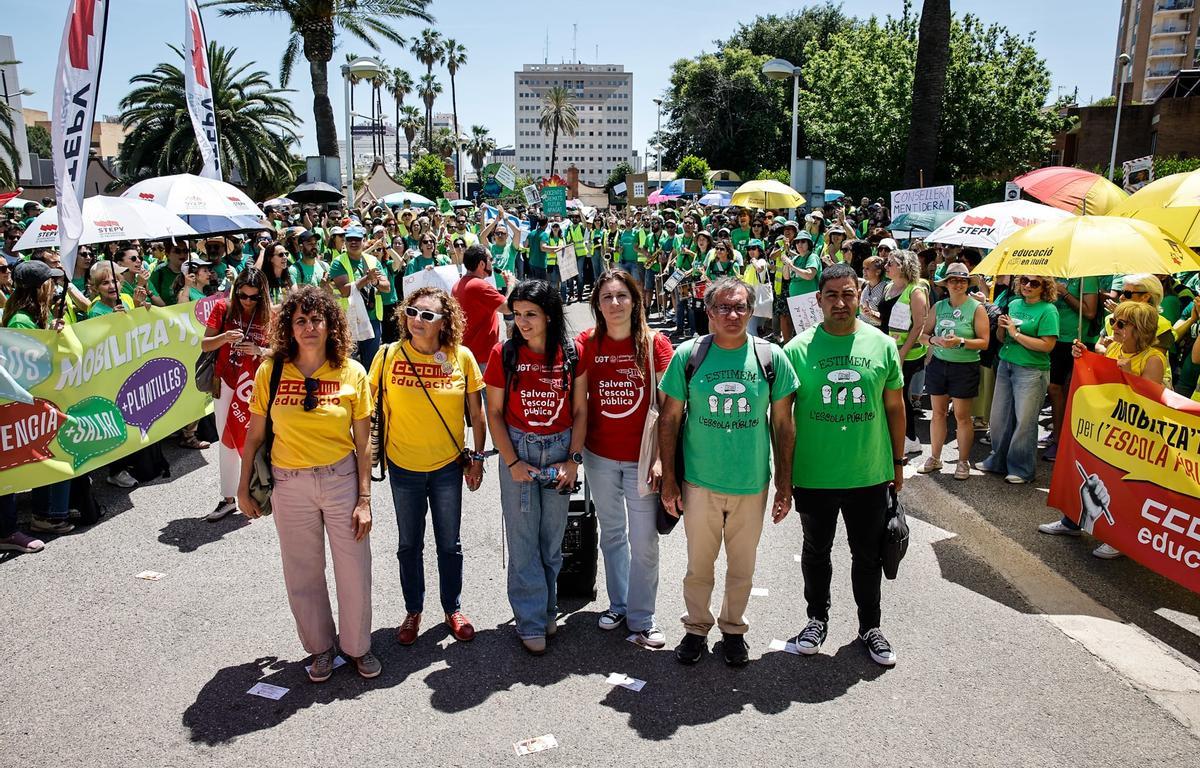 Los sindicatos a su llegada a la negociación con la Conselleria de Educación