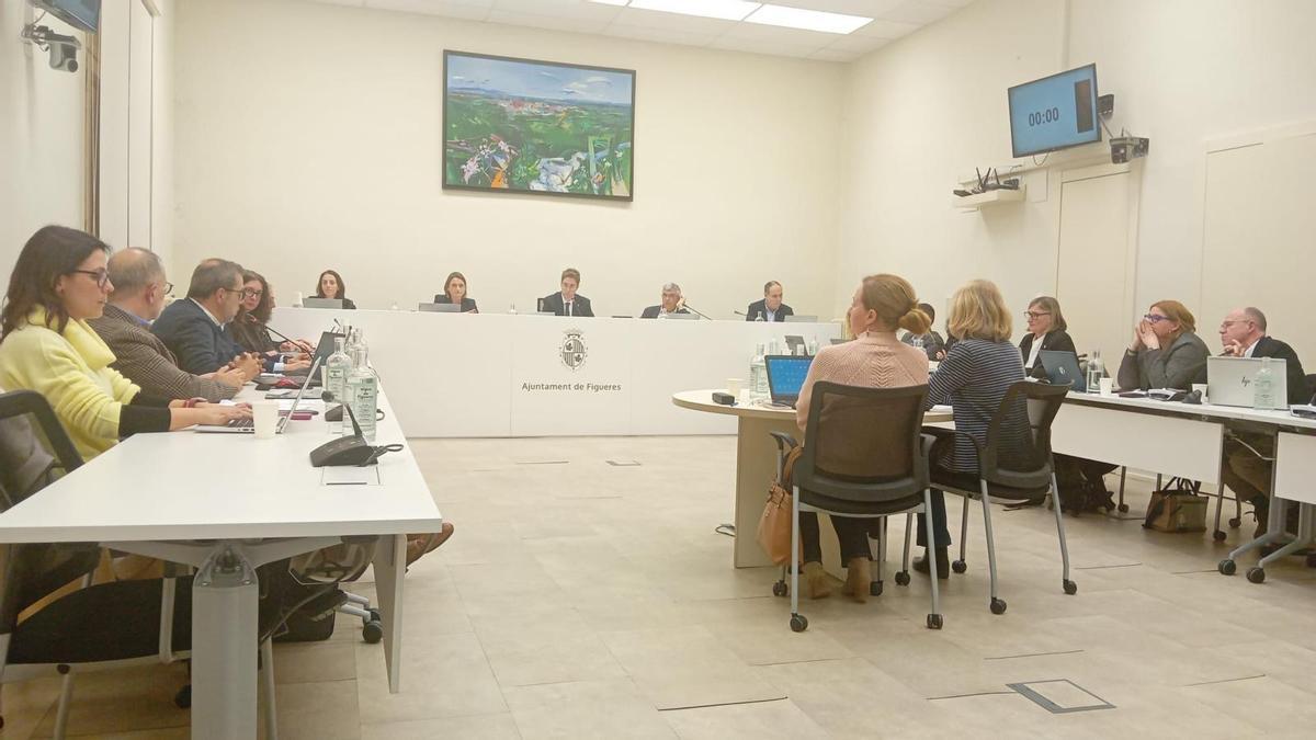 El ple del passat dijous, amb Carme Martínez al costat de Jordi Masquef.