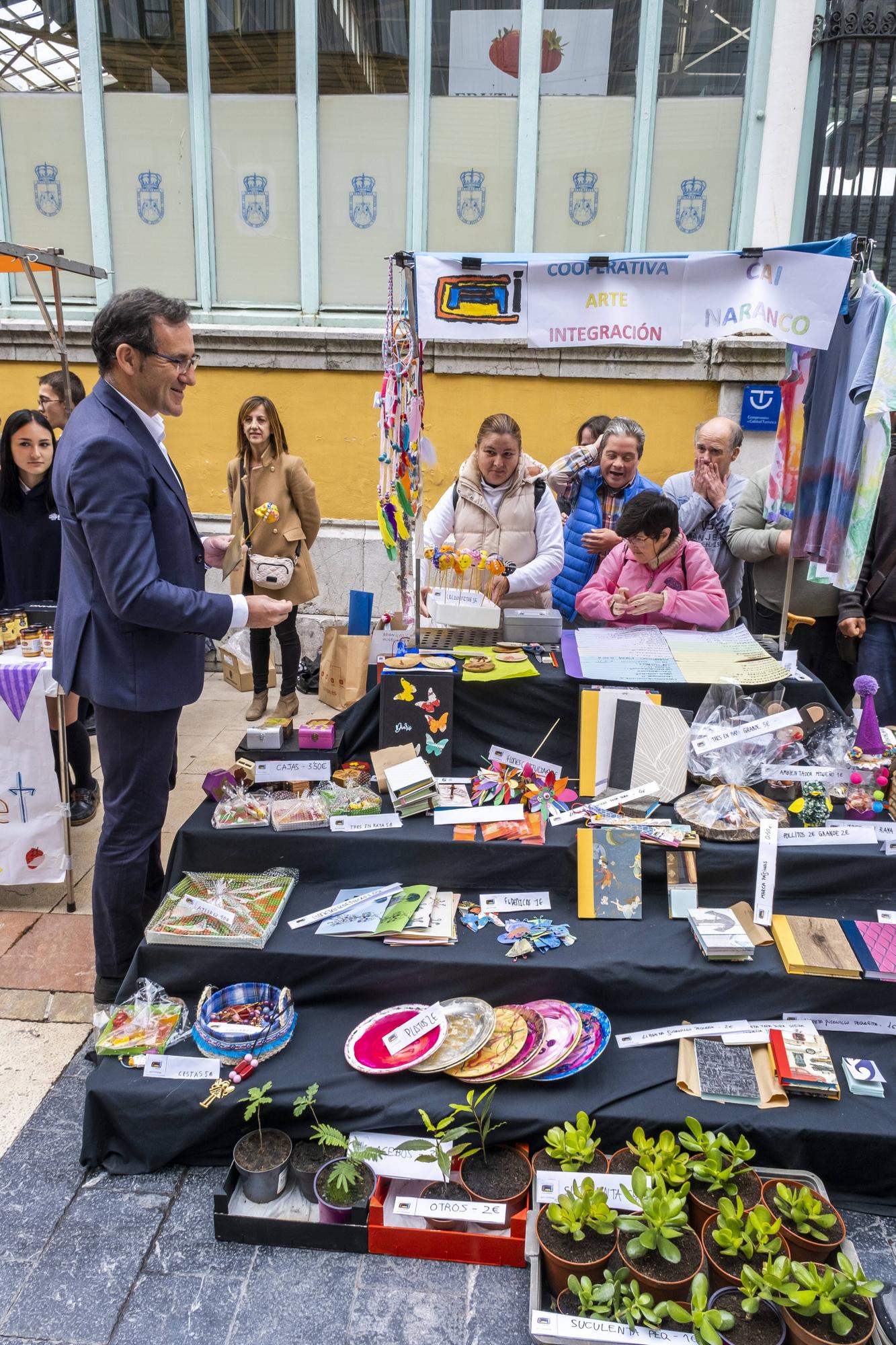 En imágenes: Mercados de Cooperativas y Asociaciones Educativas Asturianas en el Fontán