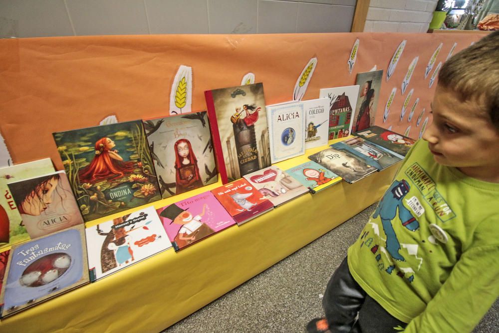 Los personajes de El Quijote pasean por el colegio de Hurchillo