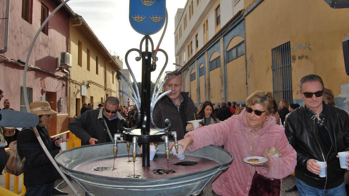 El martes 3 de febrero, día de Sant Blai, los actos comenzarán con la inauguración a las 9:30 de la tradicional Font del Vi.