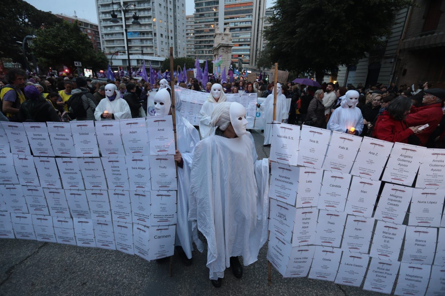 La manifestación del 8M de la Coordinadora Feminista de València, en imágenes