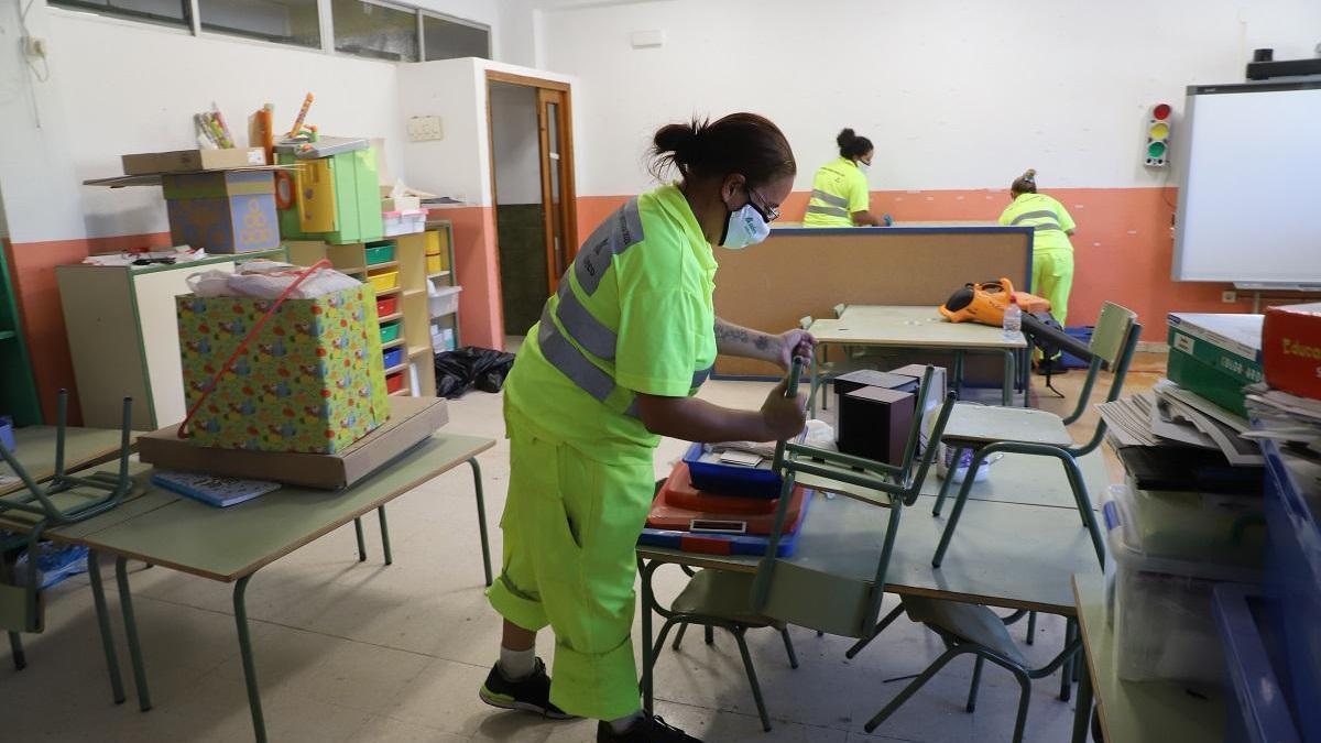 FSIE reclama la vacunación prioritaria del personal de los centros educativos