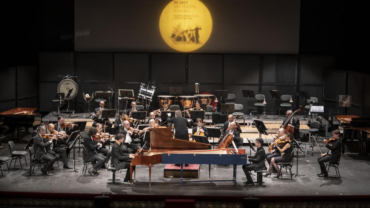 La Orquesta de València dirigida por  Hernández Silva