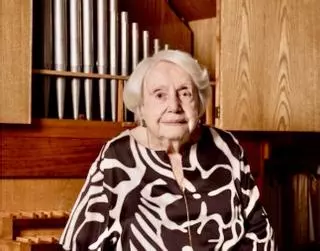La organista más longeva del mundo regresa a los 100 años al órgano de cinco siglos de Garrovillas