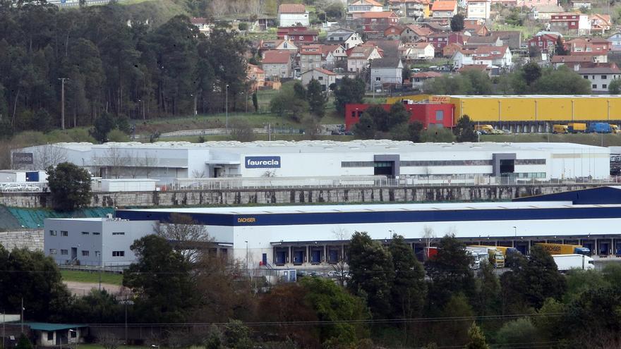 Faurecia, con plantas en Vigo y Ourense, reducirá su plantilla en Europa en 10.000 empleos en cinco años