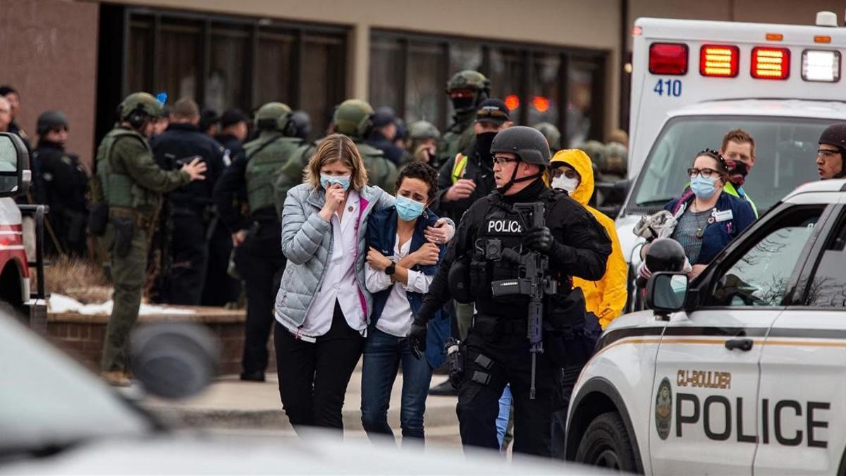 Diez muertos en un tiroteo en un supermercado de Colorado (Estados Unidos)