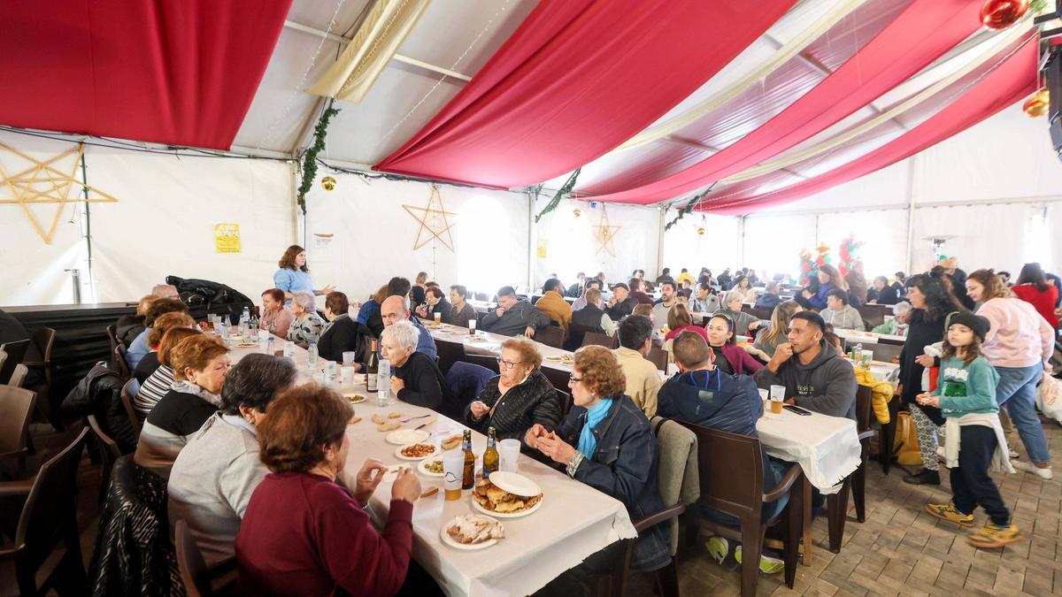 Galería de imágenes de la comida popular 'Té ous sa colla' en Sant Josep.