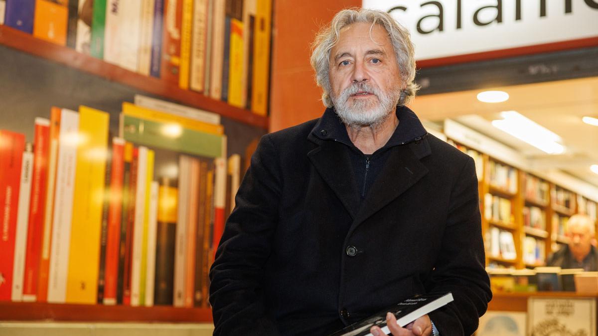 El escritor Manuel Rivas.