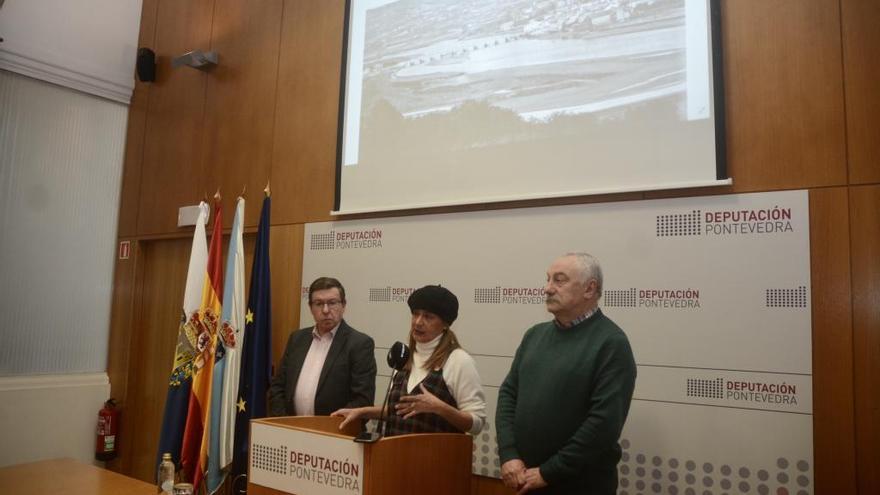 López Font, Carmela Silva y Mosquera, esta mañana, en la presentación del proyecto