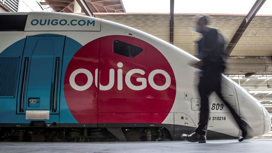 Un tren de alta velocidad de Ouigo. | EFE