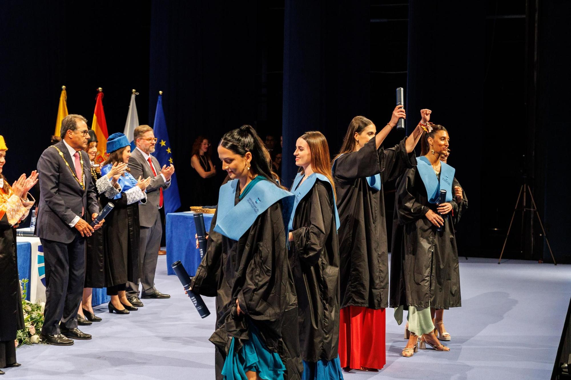 Acto de Graduación de la Universidad del Atlántico Medio - UNAM
