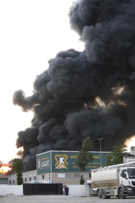 Incendi en una empresa de Sarrià de Ter