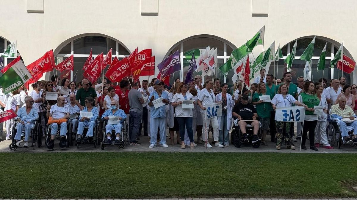 Personal, pacientes y familiares del Padre Jofre protestan por la conversión de las habitaciones en dobles.