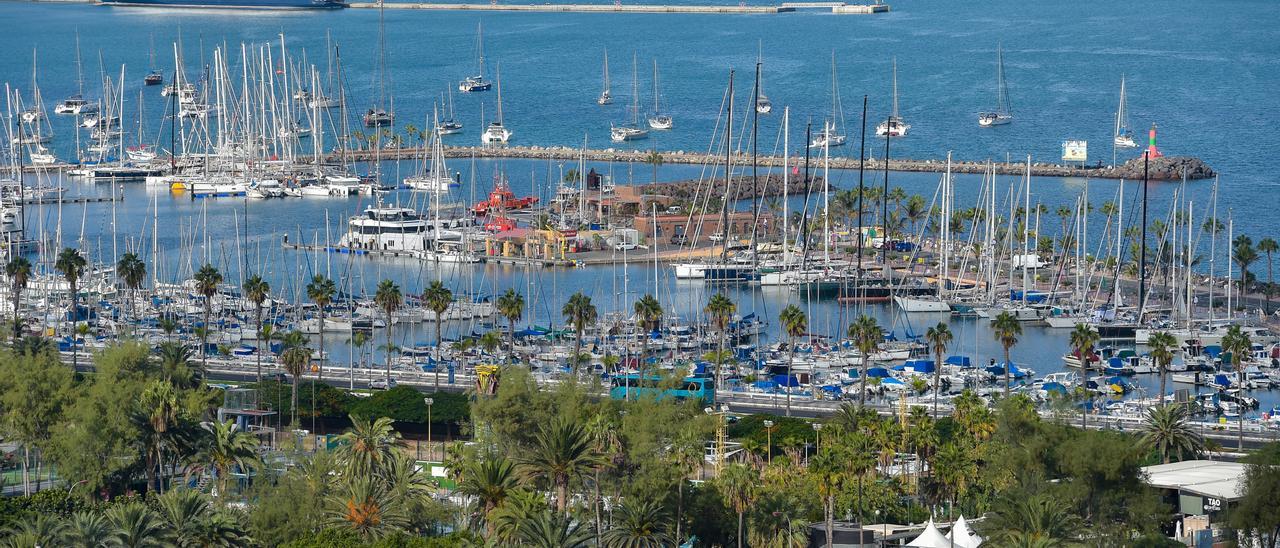 Imagen panorámica del Muelle Deportivo del Puerto de Las Palmas.