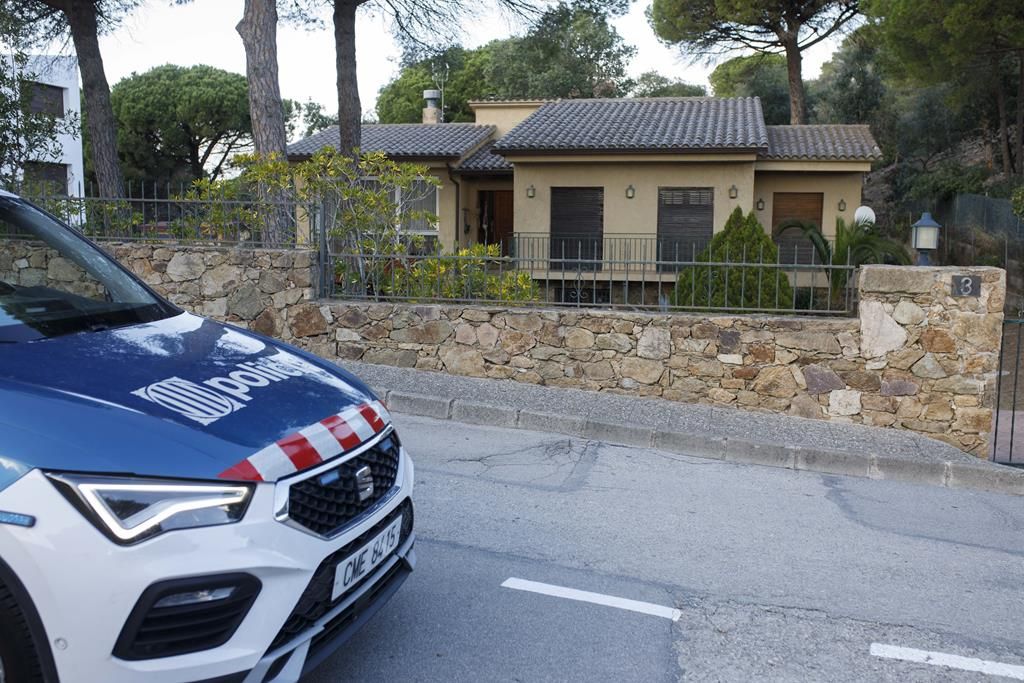 U home s'atrinxera en una casa quan l'anàven a desnonar a Lloret