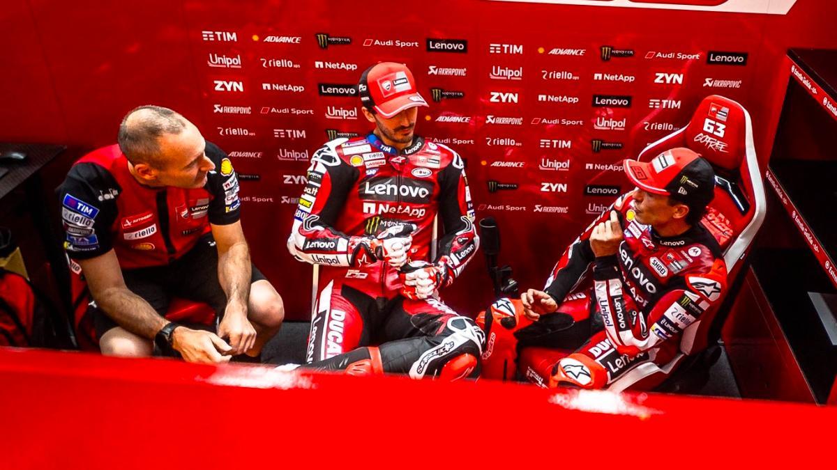 Marc Márquez y Pecco Bagnaia durante la jornada de test en Jerez