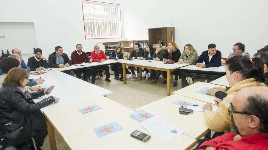 Miembros de la ejecutiva provincial del PSOE en A Coruña durante una reunión.