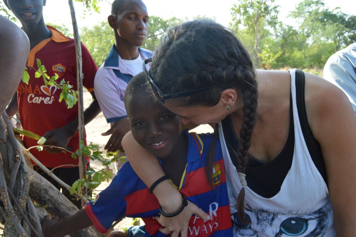 Khadija Amanda Barciela con Djibi