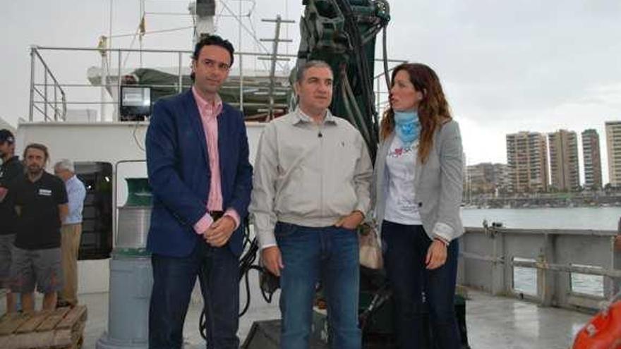 Raúl Jiménez, Elías Bendodo y Marina Bravo, ayer, en la capital malagueña.