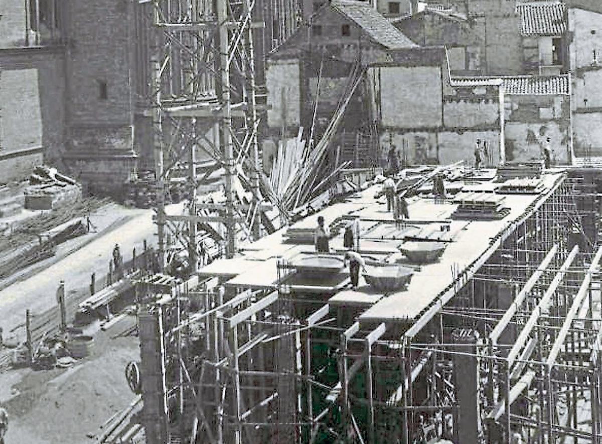 Edificio de Telefónica en construcción.