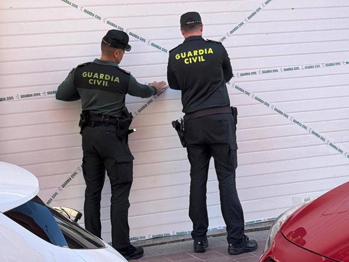 La Guardia Civil precintó el establecimiento.