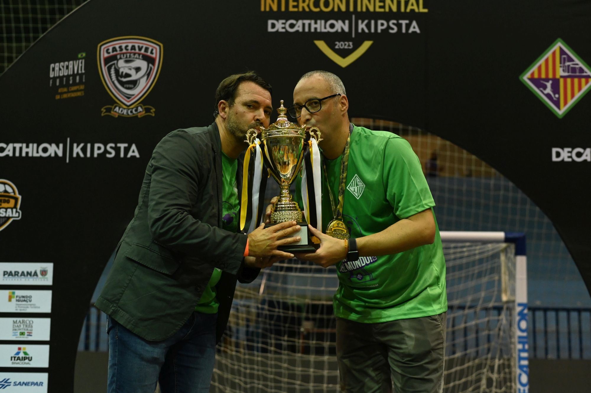 Las imágenes del Palma Futsal celebrando su título en la pista