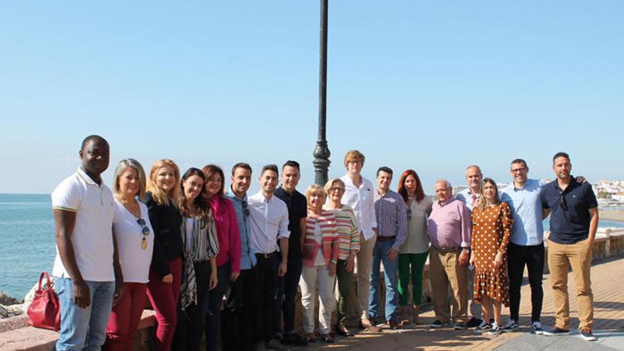 La candidata del PP a la Alcaldía de Torremolinos, Margarita Del Cid, con su equipo.