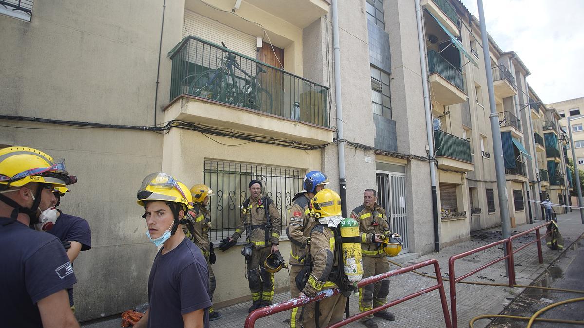 Incendi de gravetat en un pis de Salt