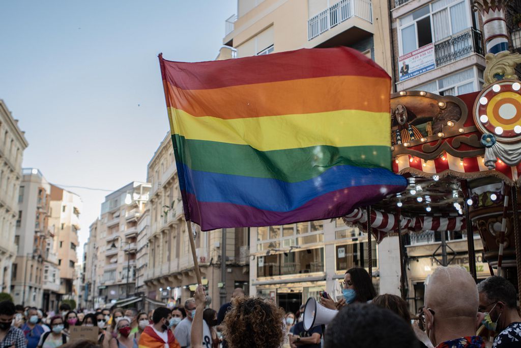 Concentración en Cartagena para pedir justicia por el asesinato homófobo cometido en Galicia