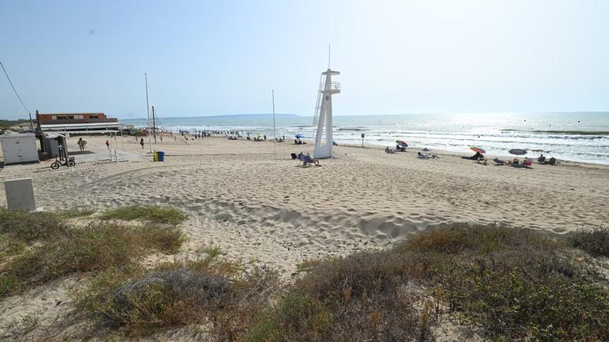 Sin chiringuitos en las playas de Elche en pleno verano