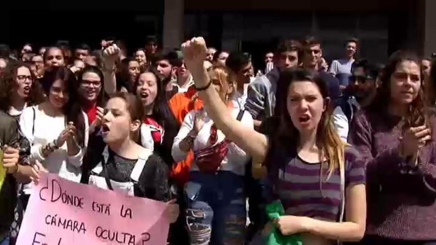 Indignación entre los alumnos por tener que repetir los exámenes de Selectividad en Extremadura