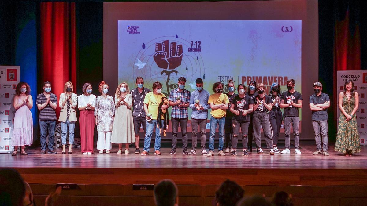 Gala de clausura de la décima edición del Festival Primavera do cine, el año pasado, con los premiados sobre el escenario.