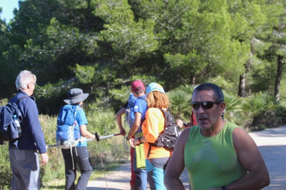 Una montañera ciega sube por primera vez al Montgó