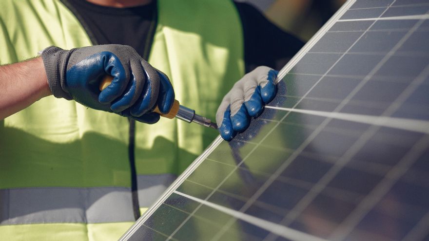 Montaje, puesta en servicio, operación y mantenimiento de instalaciones solares térmicas.