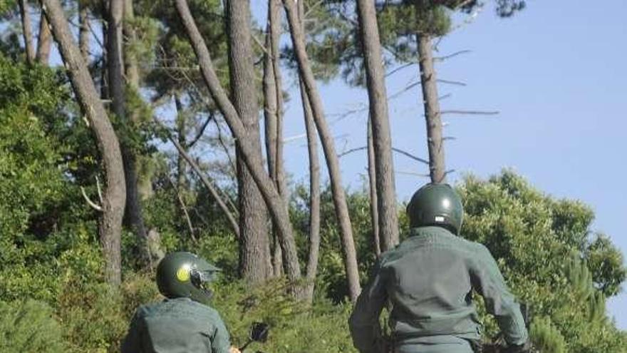 Agentes del Seprona de patrulla por Lalín.  // Bernabé/Javier Lalín