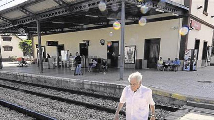 Adif estudiará tirar el muro    de la estación de Vila-real