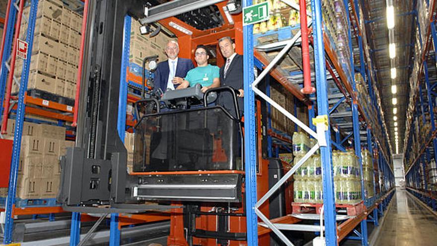 El presidente del Gobierno de Canarias, Paulino Rivero, junto con el Presidente de Mercadona, Juan Roig, inaugura el bloque logítico de Mercadona para toda la isla.